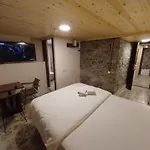 Akraios Beautiful Stone House In Апартаменты