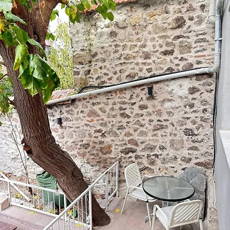 Akraios Beautiful Stone House In Apartmán İzmir